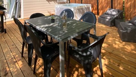 Terrasse gite VIP avec spa privé